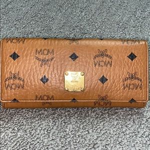 MCM large wallet 🤎